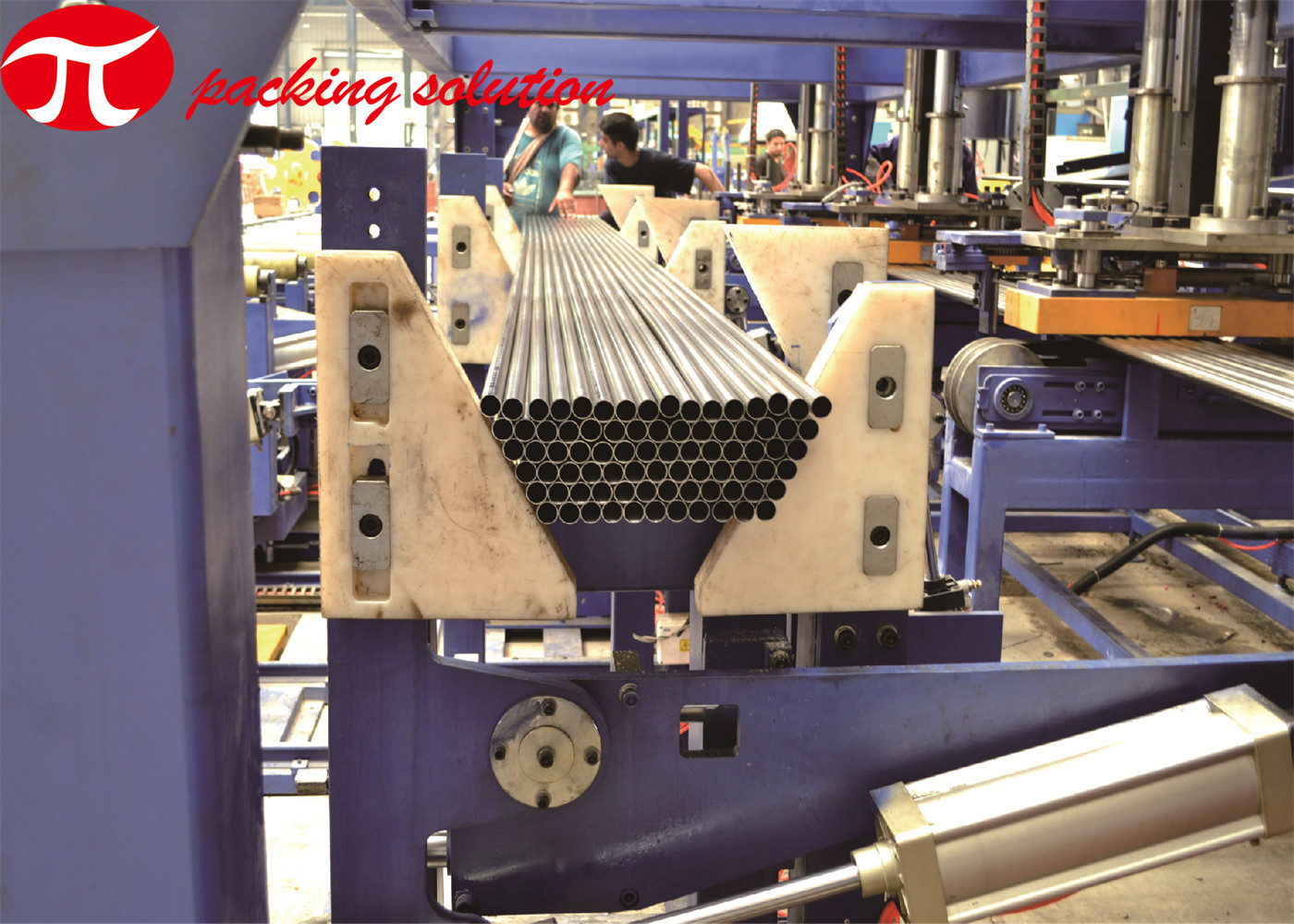 High Reliability Horizontal Wrapping Machine For Steel Pipes 1.5kW Fast Packaging Speed