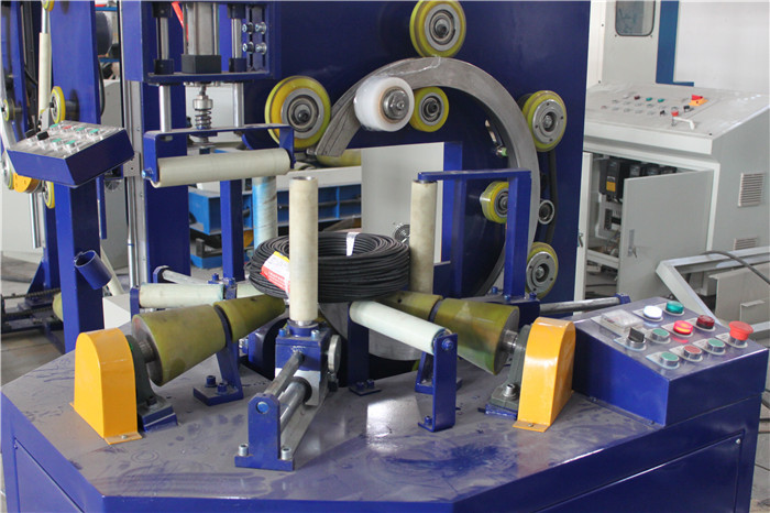 PLC Control Electric Cable Coil Packing Machine Protecting Goods  GW200 8m/Min Roller Speed